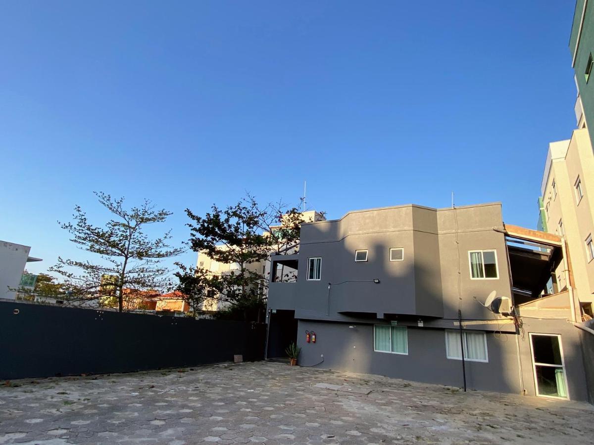 Residencial Melfi 3 Ap 3 Apartment Bombinhas Exterior photo
